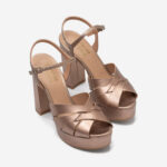 Sandalia de plataforma dorada