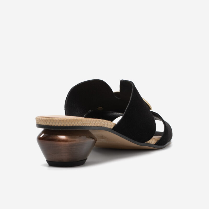 Sandalias Ante Negras broche dorado